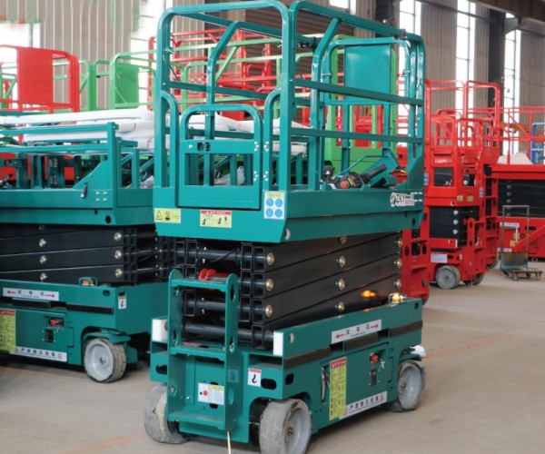 广南自行走升降机